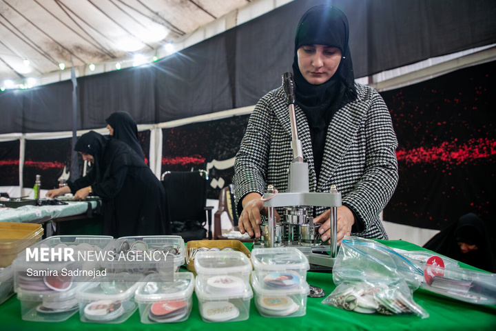 خیمه هنر در میدان شهدای هفتم تیر