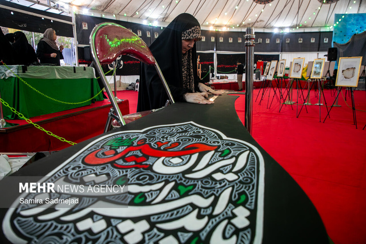 خیمه هنر در میدان شهدای هفتم تیر