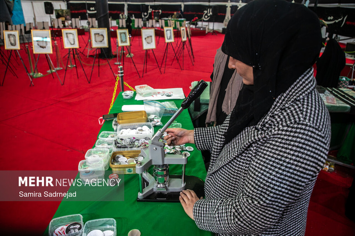 خیمه هنر در میدان شهدای هفتم تیر