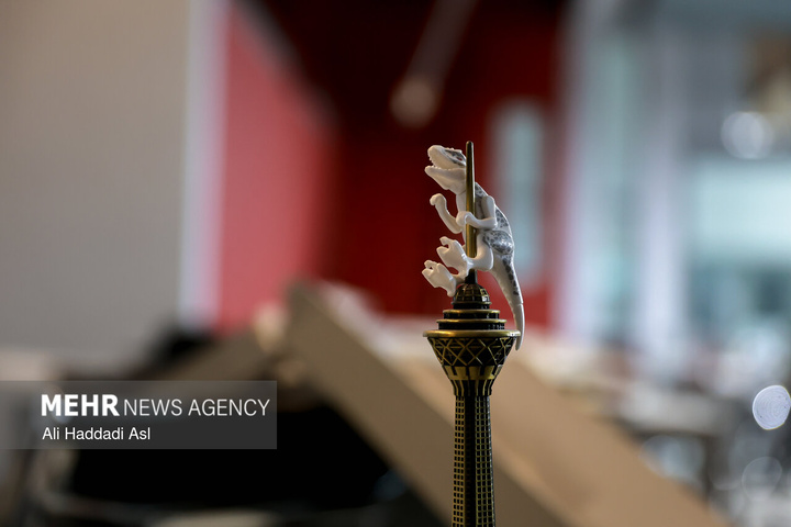 تخریب بخشی از کارخانه‌ها در جنگ رمضان