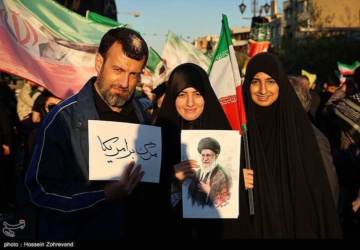 پرتره شرکت کنندگان در مراسم عزاداری چهلمین روز شهادت رهبر انقلاب در تهران