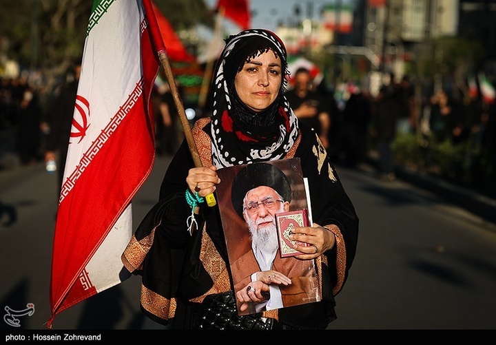 پرتره شرکت کنندگان در مراسم عزاداری چهلمین روز شهادت رهبر انقلاب در تهران