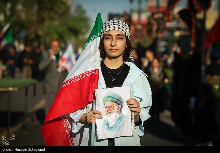 پرتره شرکت کنندگان در مراسم عزاداری چهلمین روز شهادت رهبر انقلاب در تهران