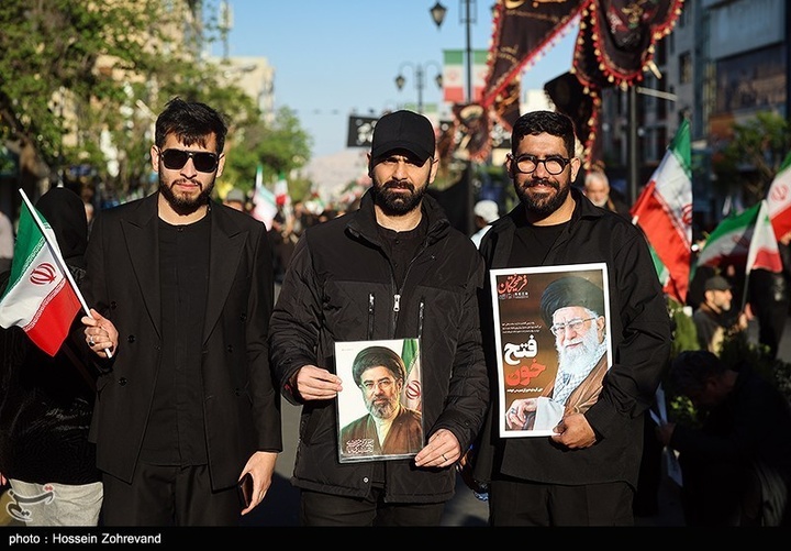 پرتره شرکت کنندگان در مراسم عزاداری چهلمین روز شهادت رهبر انقلاب در تهران