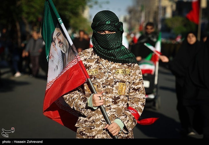 پرتره شرکت کنندگان در مراسم عزاداری چهلمین روز شهادت رهبر انقلاب در تهران