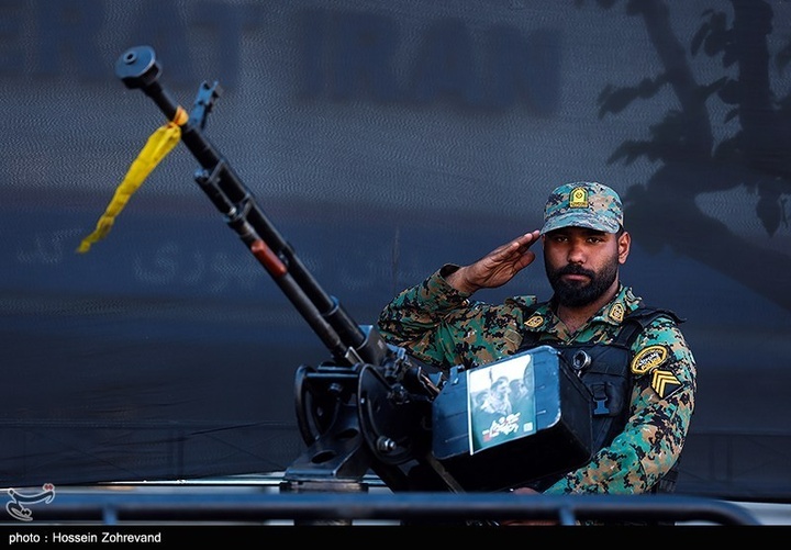 پرتره شرکت کنندگان در مراسم عزاداری چهلمین روز شهادت رهبر انقلاب در تهران