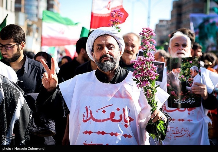 پرتره شرکت کنندگان در مراسم عزاداری چهلمین روز شهادت رهبر انقلاب در تهران