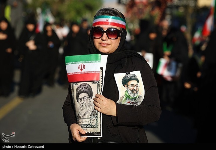 پرتره شرکت کنندگان در مراسم عزاداری چهلمین روز شهادت رهبر انقلاب در تهران