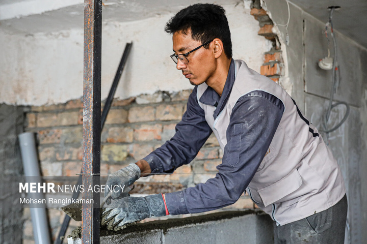 گروه‌های جهادی، پای کار بازسازی مناطق آسیب دیده در جنگ