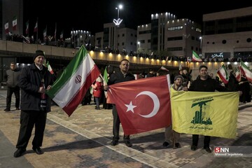 حضور نخبگان فرهنگی و رسانه‌ای ترکیه در اجتماع مردمی حمایت از جمهوری اسلامی ایران در تبریز