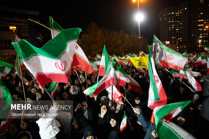 اجتماع حمایت از رزمندگان در مقابله با دشمن آمریکایی - صهیونی