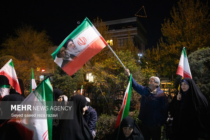 اجتماع حمایت از رزمندگان در مقابله با دشمن آمریکایی - صهیونی