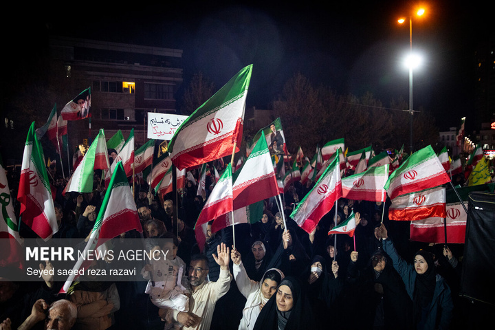 اجتماع حمایت از رزمندگان در مقابله با دشمن آمریکایی - صهیونی