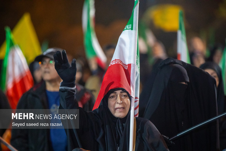 اجتماع حمایت از رزمندگان در مقابله با دشمن آمریکایی - صهیونی