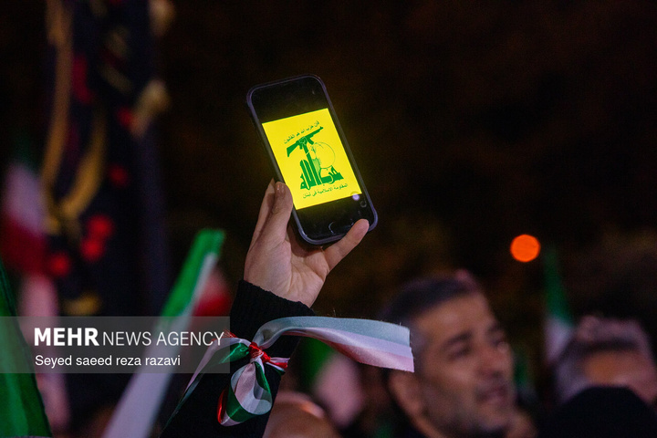 اجتماع حمایت از رزمندگان در مقابله با دشمن آمریکایی - صهیونی