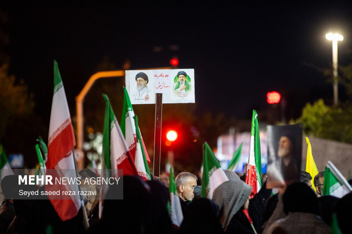 اجتماع حمایت از رزمندگان در مقابله با دشمن آمریکایی - صهیونی