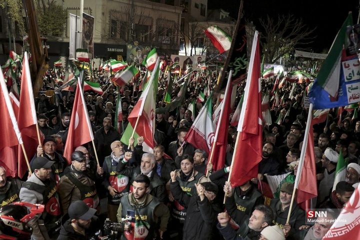 حضور نخبگان فرهنگی و رسانه‌ای ترکیه در اجتماع مردمی حمایت از جمهوری اسلامی ایران در تبریز