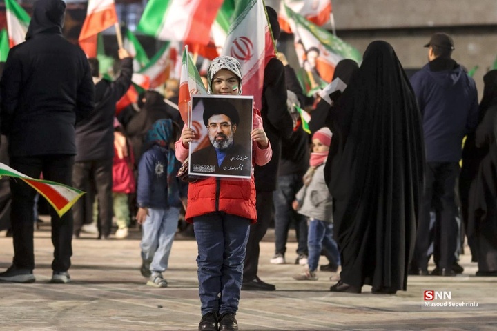 حضور نخبگان فرهنگی و رسانه‌ای ترکیه در اجتماع مردمی حمایت از جمهوری اسلامی ایران در تبریز