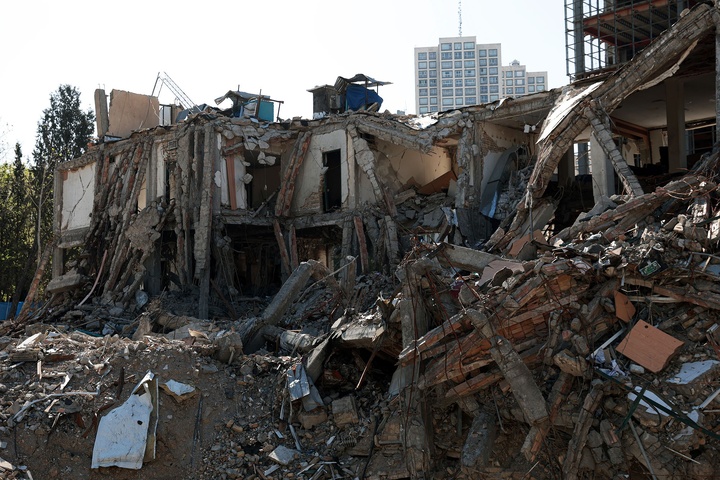 بازدید وزیر علوم از پژوهشگاه هوافضا در تهران