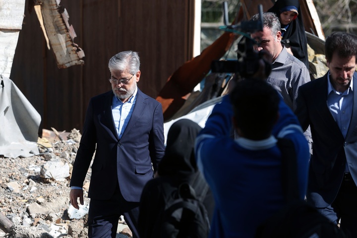 بازدید وزیر علوم از پژوهشگاه هوافضا در تهران