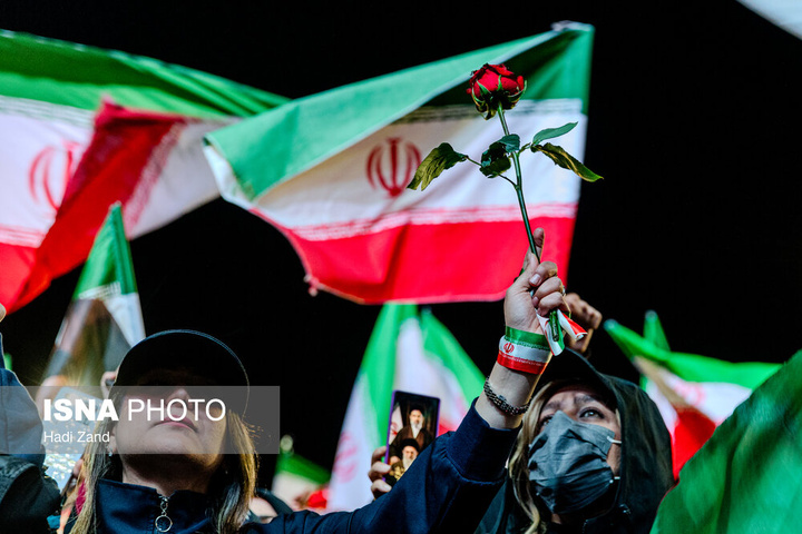 تجمع شبانه مردم در حمایت از مدافعان وطن - تهران