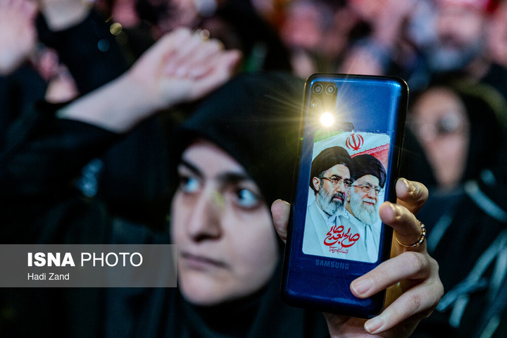 تجمع شبانه مردم در حمایت از مدافعان وطن - تهران