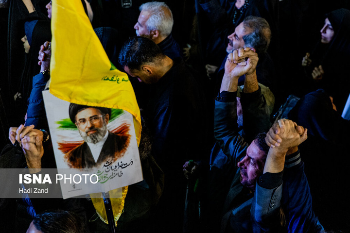 تجمع شبانه مردم در حمایت از مدافعان وطن - تهران