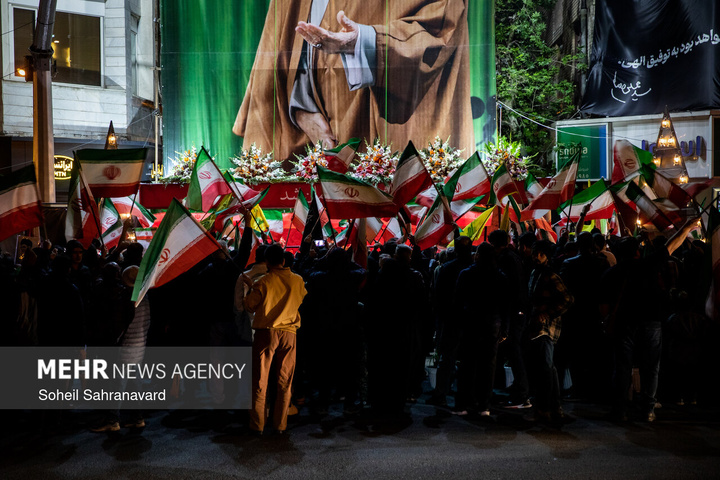 اجتماع حمایت از رزمندگان در مقابله با دشمن آمریکایی - صهیونی