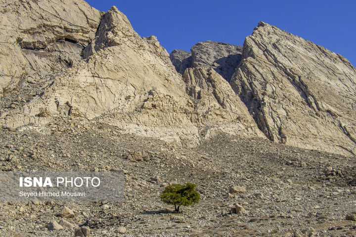 لیوس؛ روستایی از دل سنگ