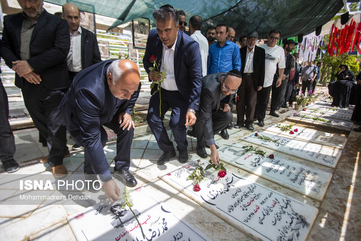 ادای احترام کلیمیان به شهدای «جنگ رمضان» - شیراز