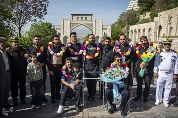 بازگشت ۹ دریادل ناو دنا به شیراز