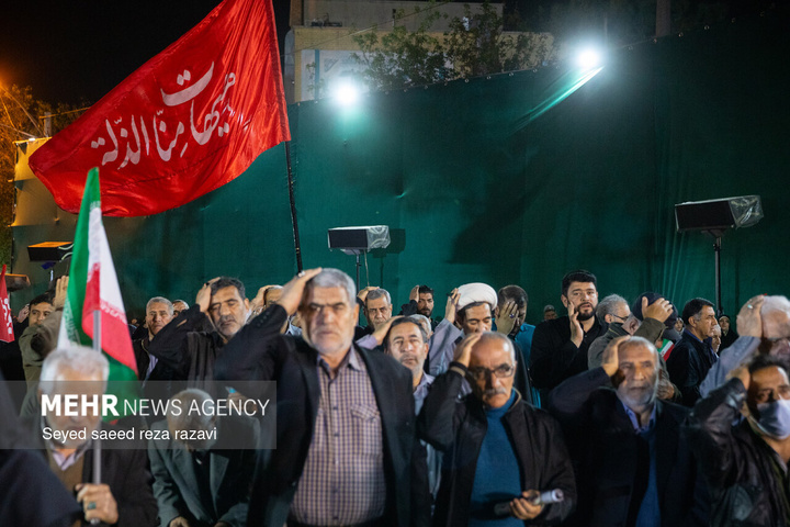 اجتماع حمایت از رزمندگان در مقابله با دشمن آمریکایی - صهیونی