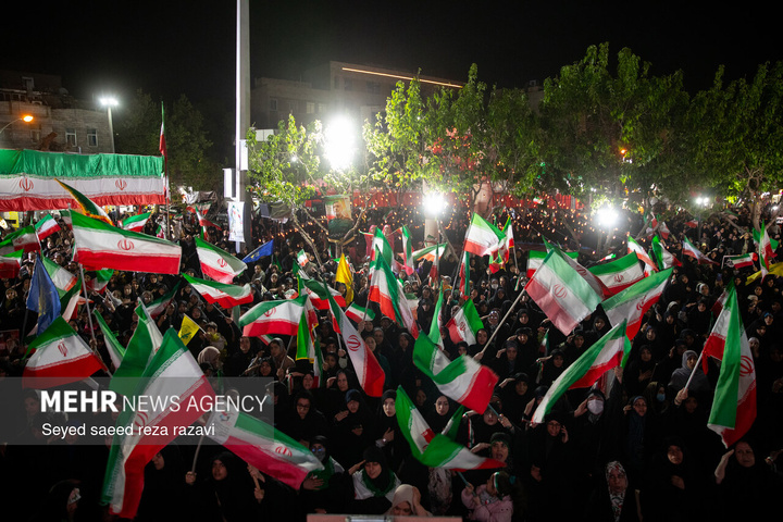 اجتماع حمایت از رزمندگان در مقابله با دشمن آمریکایی - صهیونی