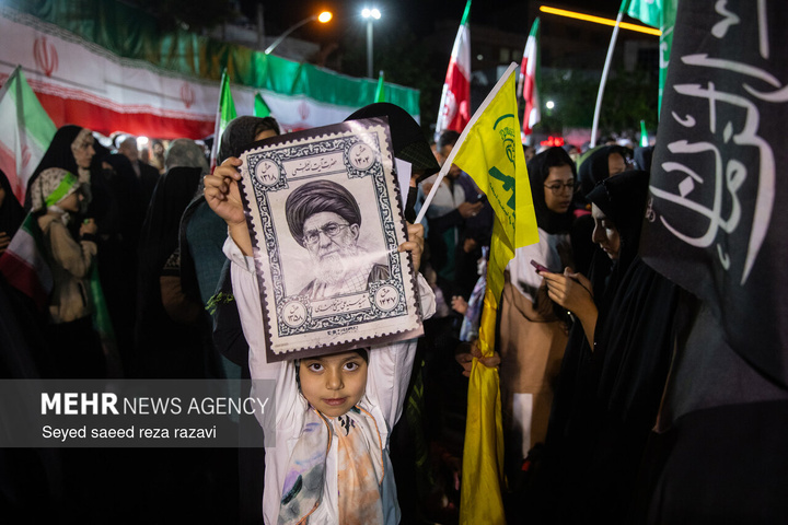 اجتماع حمایت از رزمندگان در مقابله با دشمن آمریکایی - صهیونی