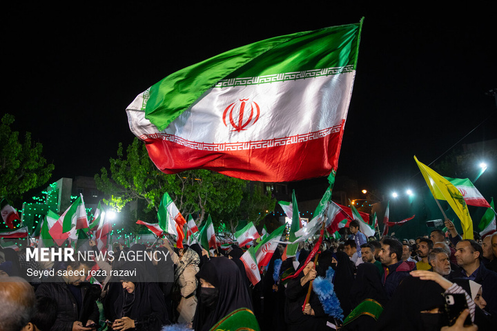 اجتماع حمایت از رزمندگان در مقابله با دشمن آمریکایی - صهیونی