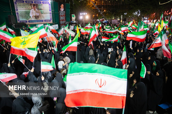 اجتماع حمایت از رزمندگان در مقابله با دشمن آمریکایی - صهیونی