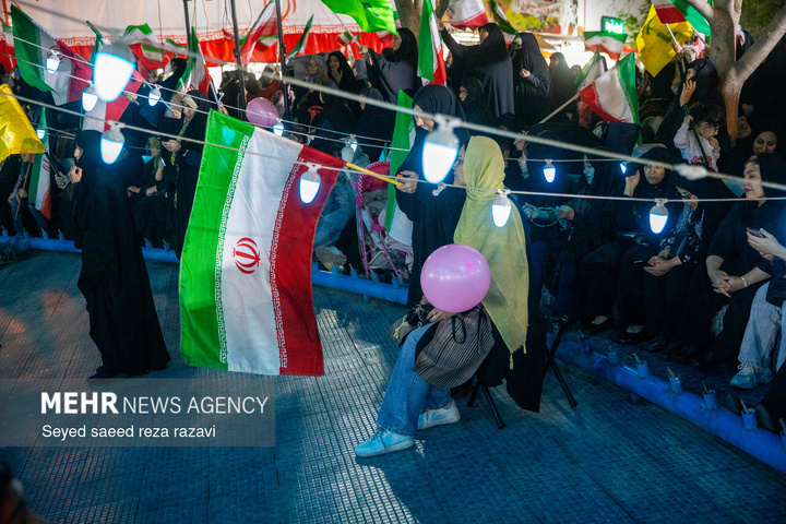 اجتماع حمایت از رزمندگان در مقابله با دشمن آمریکایی - صهیونی