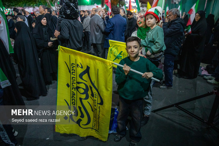 اجتماع حمایت از رزمندگان در مقابله با دشمن آمریکایی - صهیونی