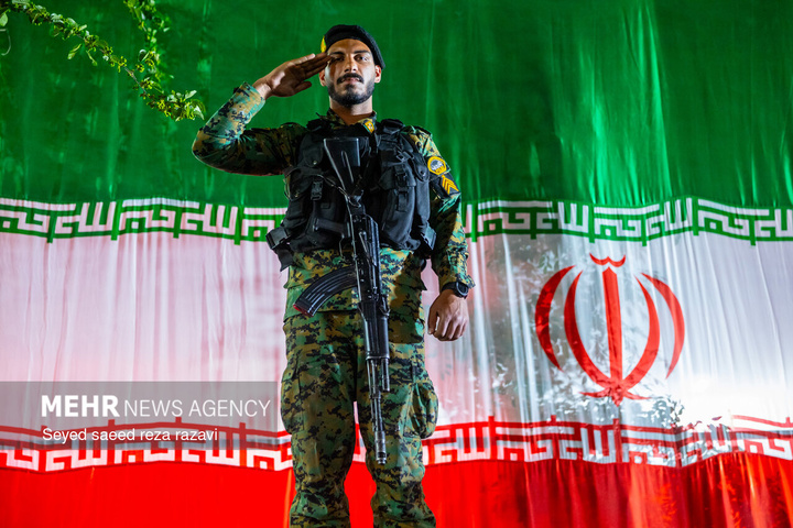 اجتماع حمایت از رزمندگان در مقابله با دشمن آمریکایی - صهیونی