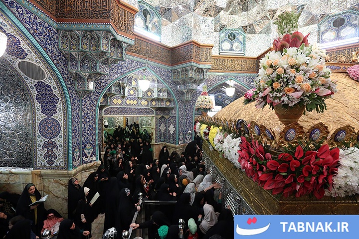 گل‌آرایی ضریح مطهر حرم حضرت معصومه(سلام الله علیها)