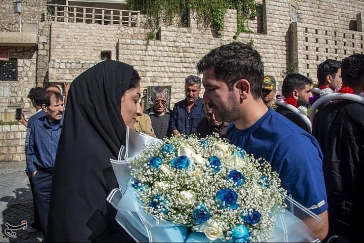 بازگشت ۹ دریادل ناو دنا به شیراز
