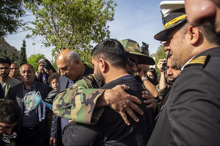 بازگشت ۹ دریادل ناو دنا به شیراز