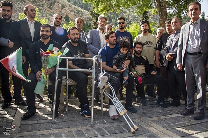 بازگشت ۹ دریادل ناو دنا به شیراز