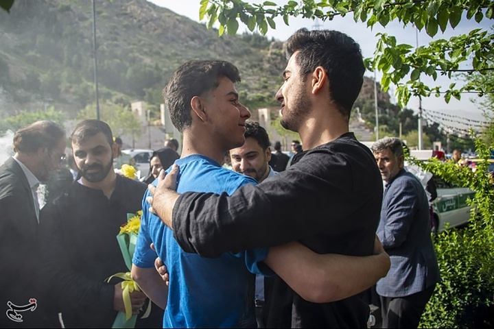 بازگشت ۹ دریادل ناو دنا به شیراز