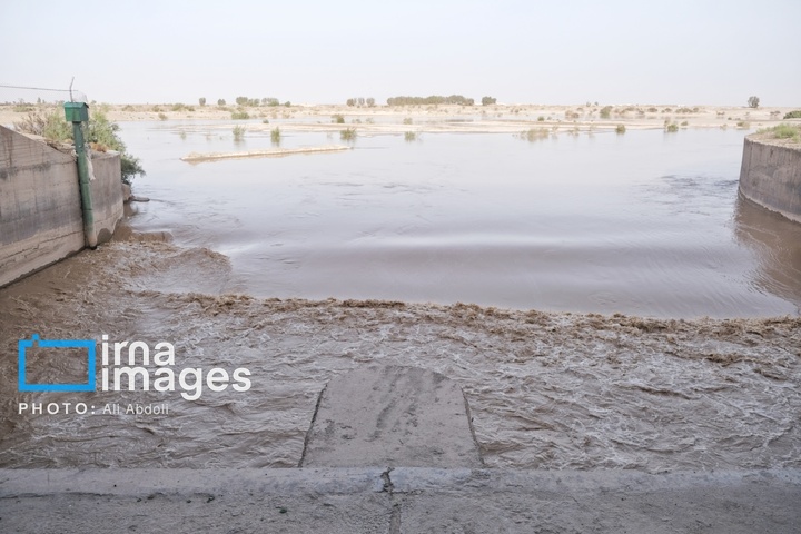 ورود آب به سیستان پس از سال‌ها خشکسالی