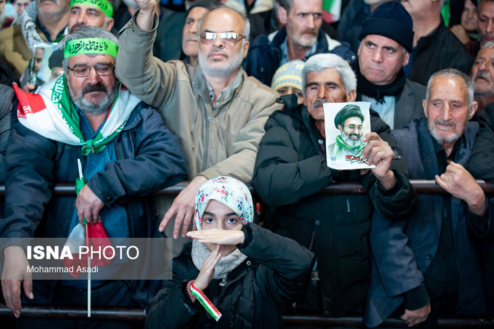 تجمع شبانه مردم در حمایت از مدافعان وطن - اراک