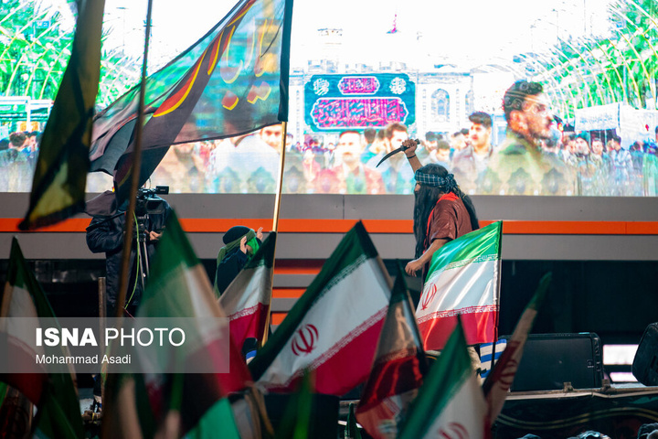 تجمع شبانه مردم در حمایت از مدافعان وطن - اراک