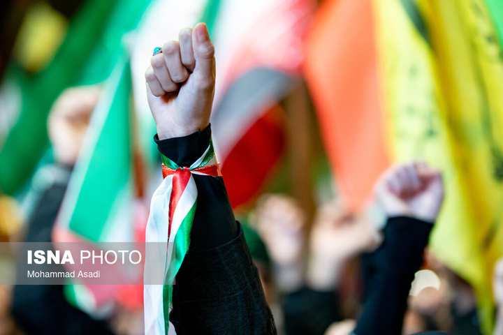 تجمع شبانه مردم در حمایت از مدافعان وطن - اراک