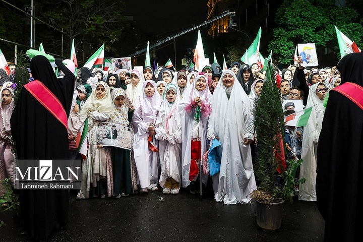 اجتماع دختران کشور دوست