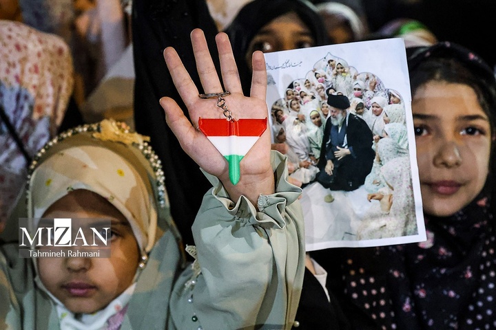 اجتماع دختران کشور دوست